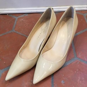 Women’s beige heels size 8.5 m